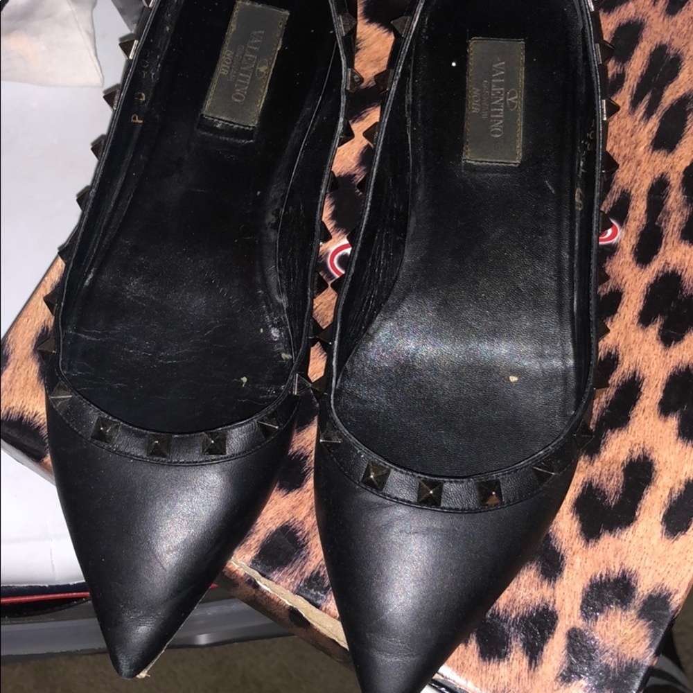 Black Valentino flats